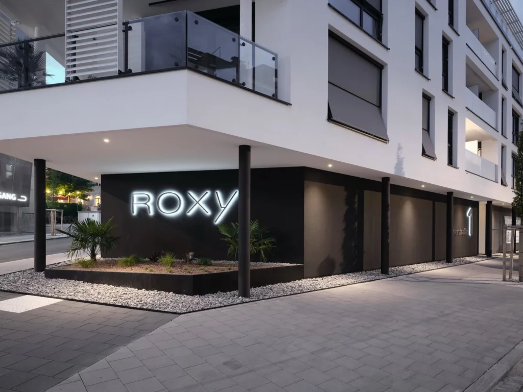 roxy 03 (2) roxy 03 (2)